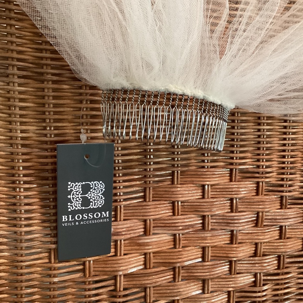 BHLDN Anthropologie Blossom veil